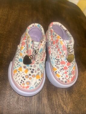 Roxy Kids Floral Zip Sneakers - White with Pink, Yellow & Blue Accents